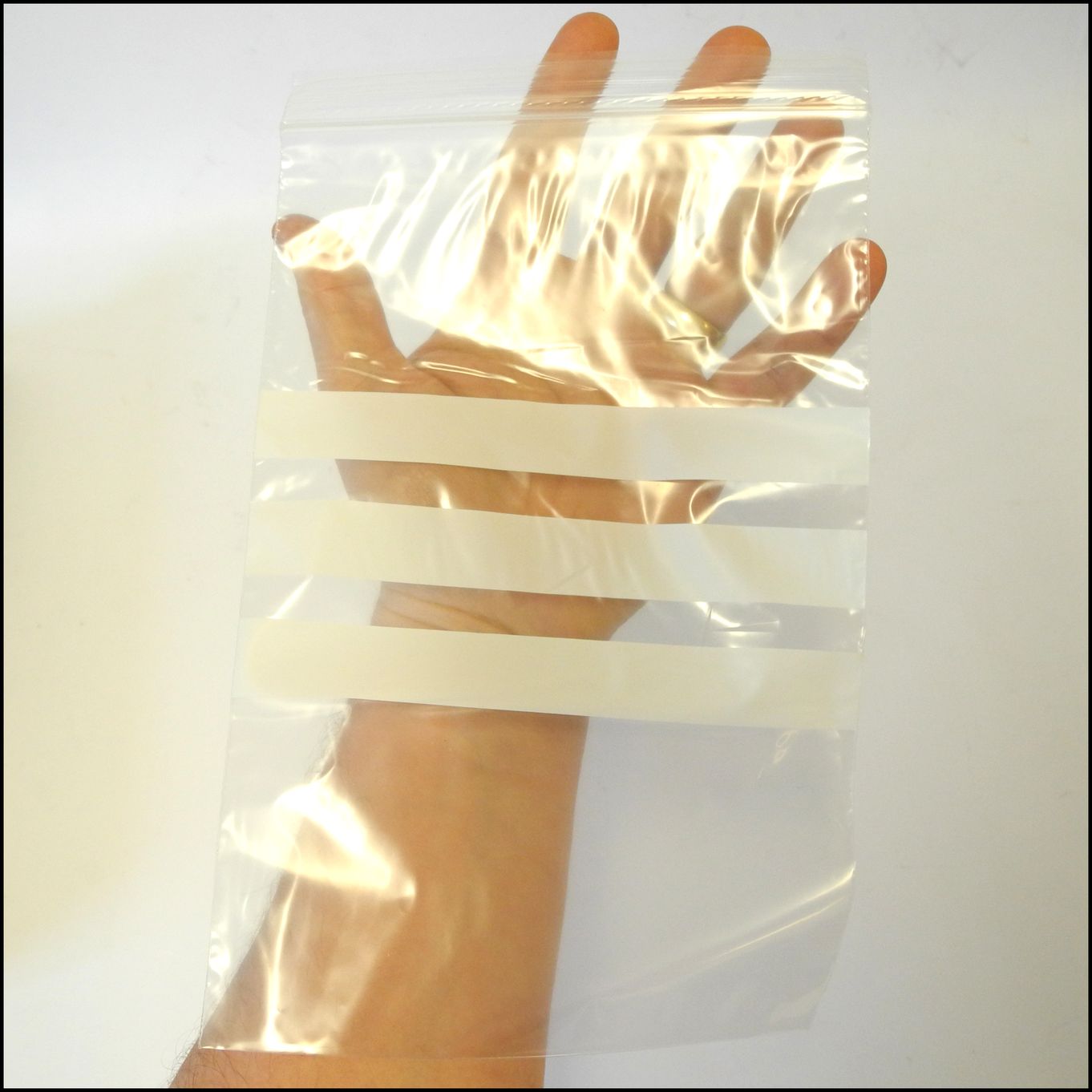 Bags Easy Seal Snap Grip With Write On Panels 150mm x 230mm - HB752