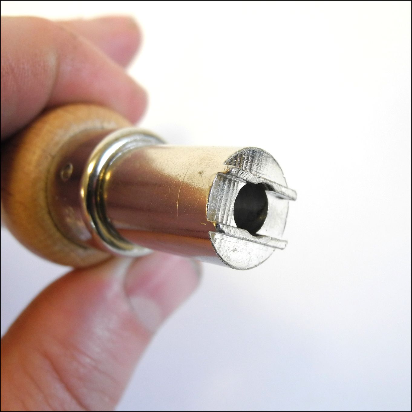 Centre Fixing Nut Removers