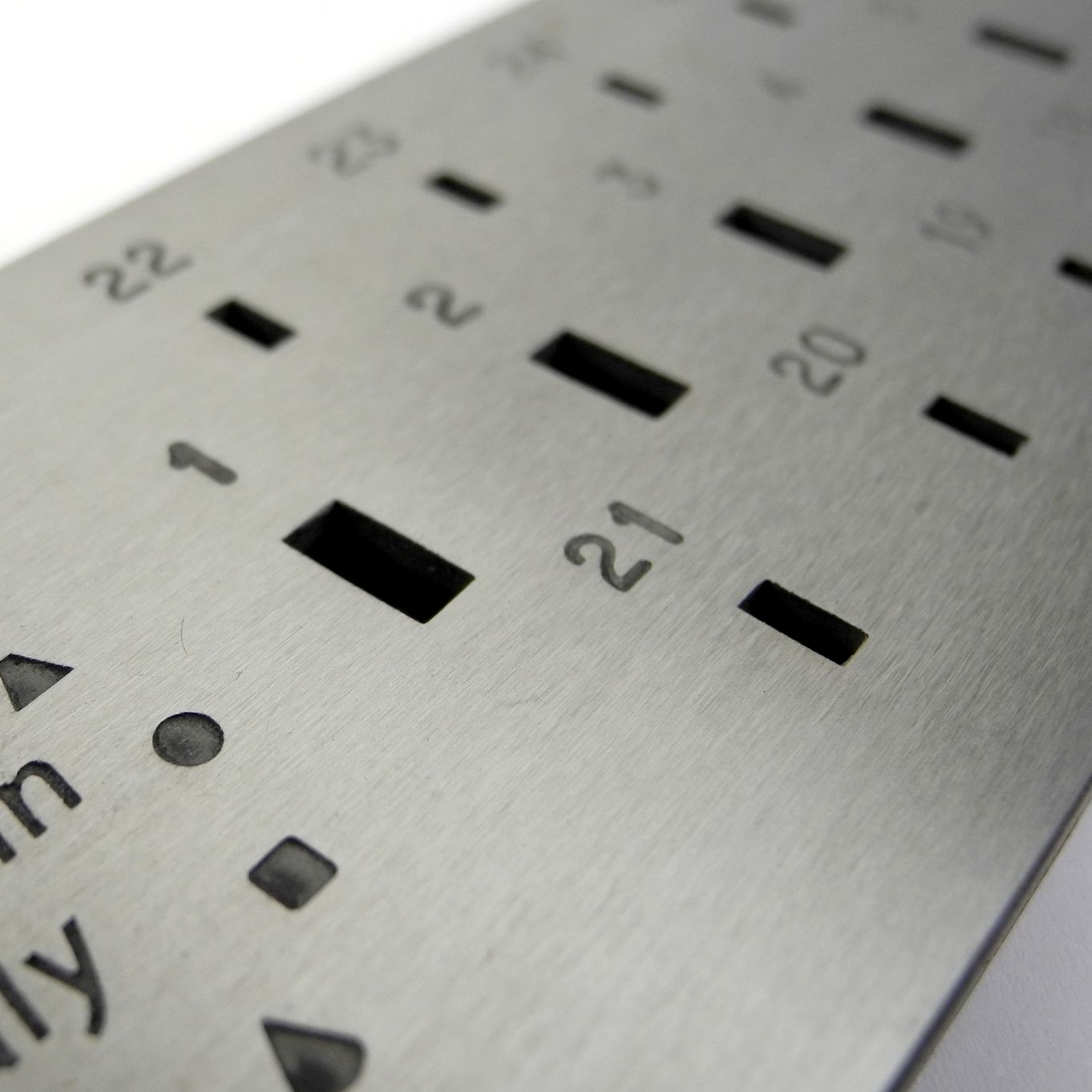 Drawplate, Rectangular, 30 Hole, 6mm to 3mm - TD432