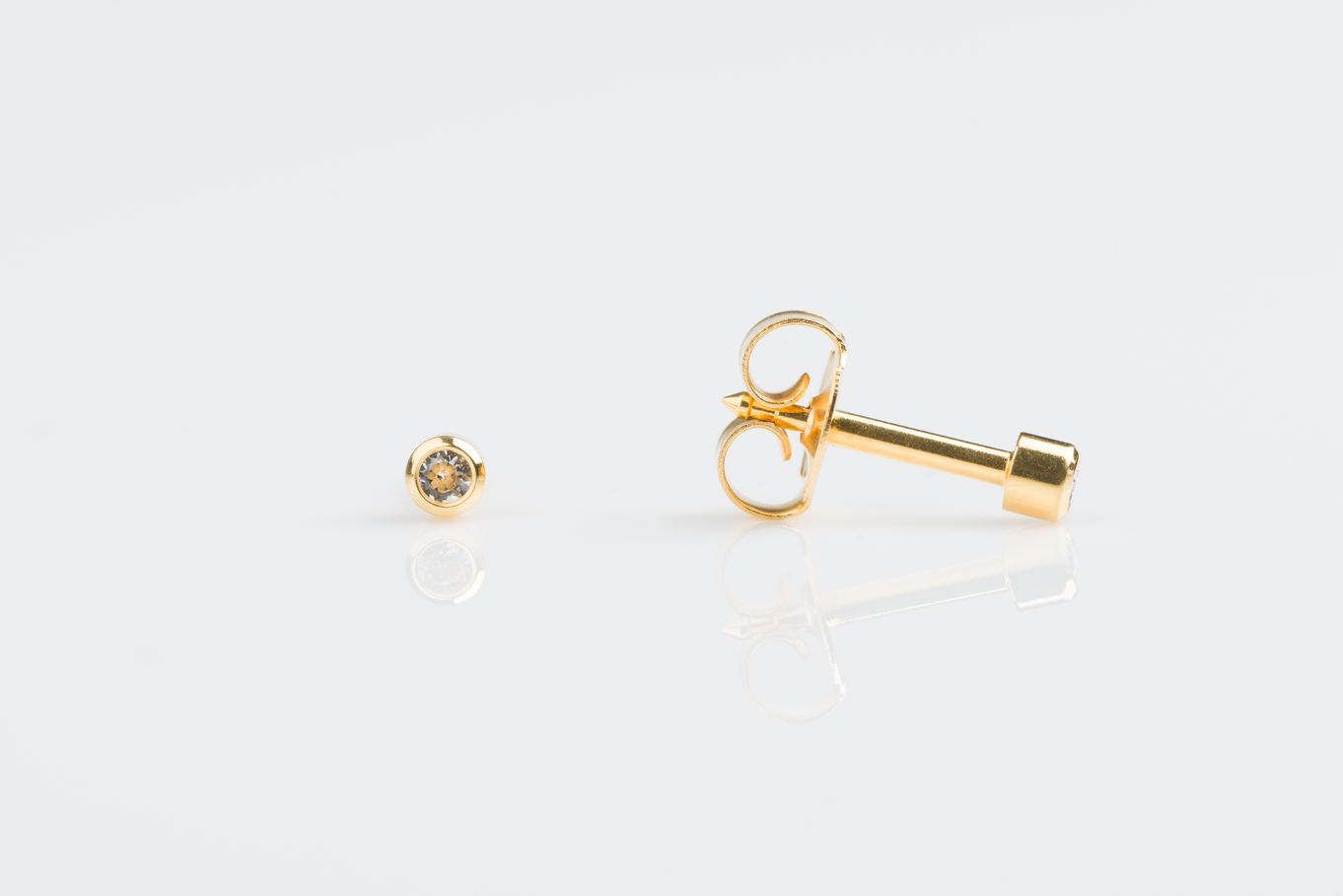Studex April Diamond White Mini Birthstone Studs - E231