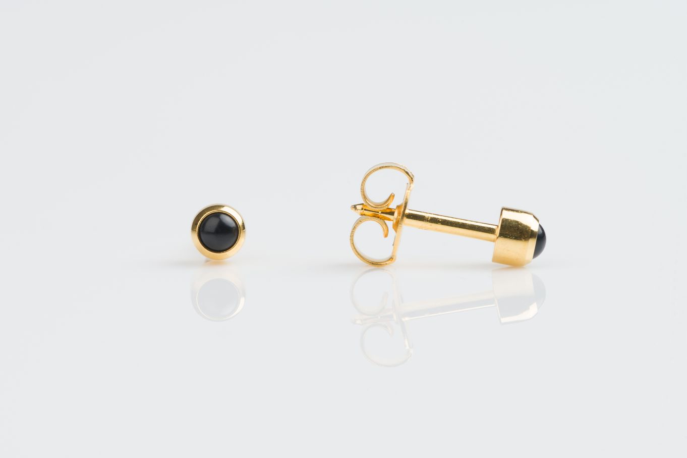 Studex Black Onyx Studs - Box of 12 Pairs - E307