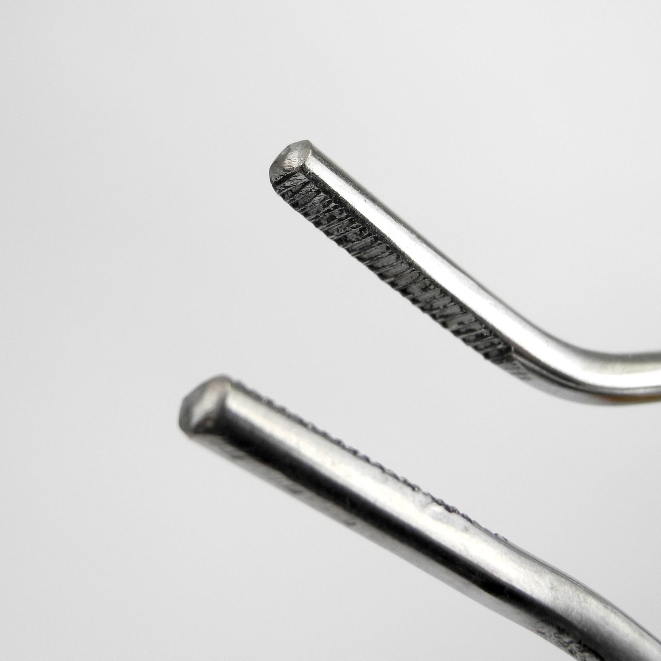 FLAX SCISSOR TONGS 8