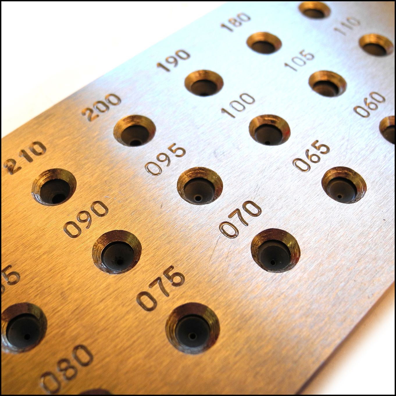 Tungsten Carbide Drawplate Round 36 Hole Ø0.25mm - Ø2.20mm - TD951