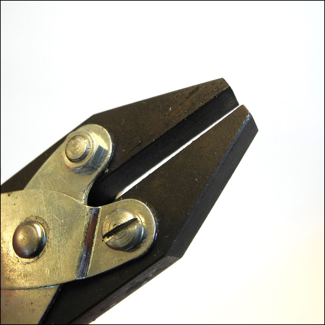 What are Diagonal Cutting Pliers & What Are They Used For? - Maun