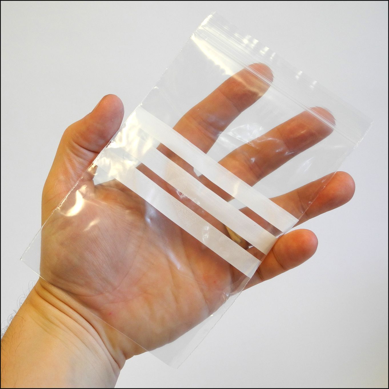 Bags Easy Seal Snap Grip With Write On Panels 100mm x 137mm - HB758